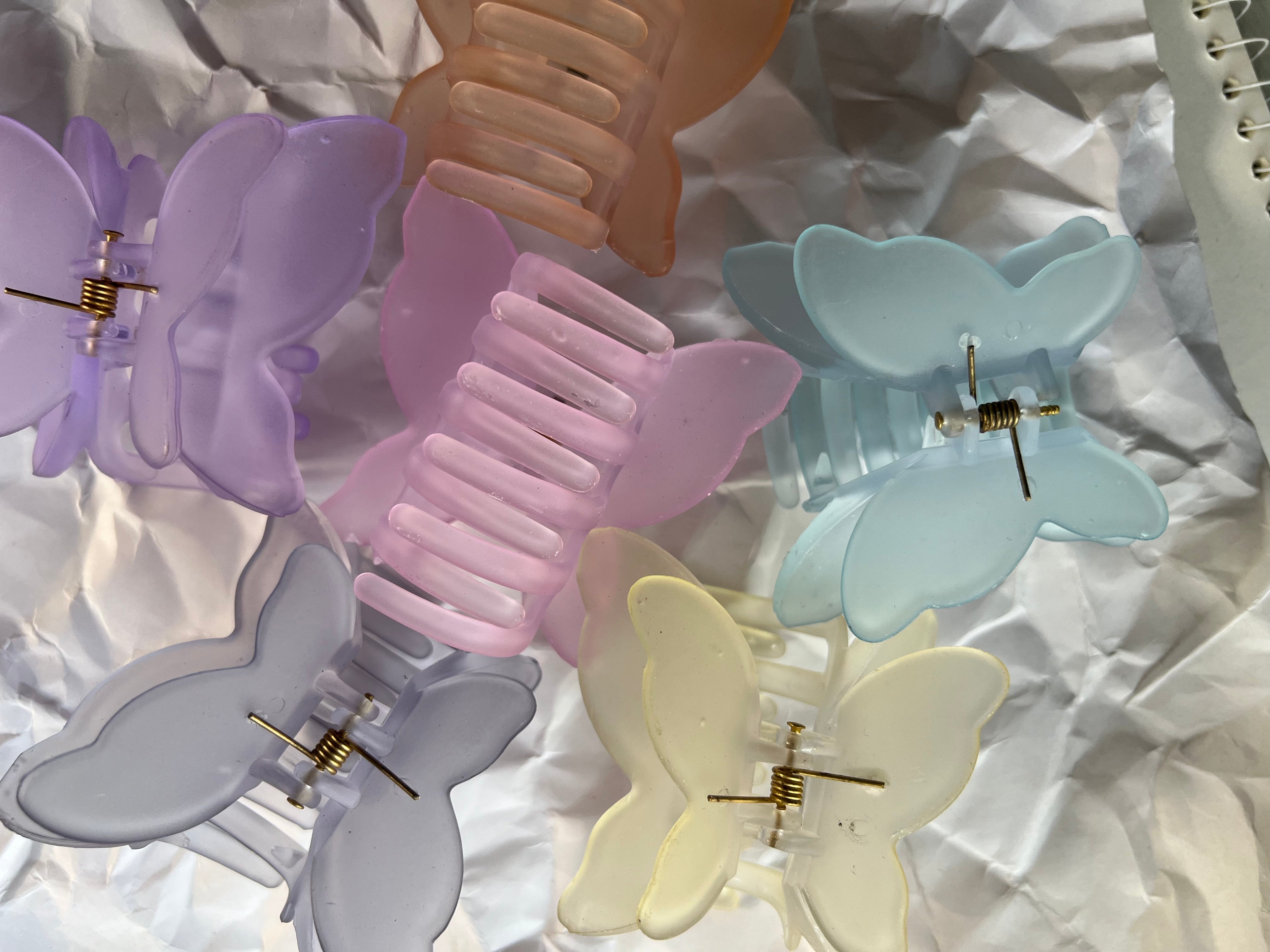 Large transparent matte butterfly hair clutches