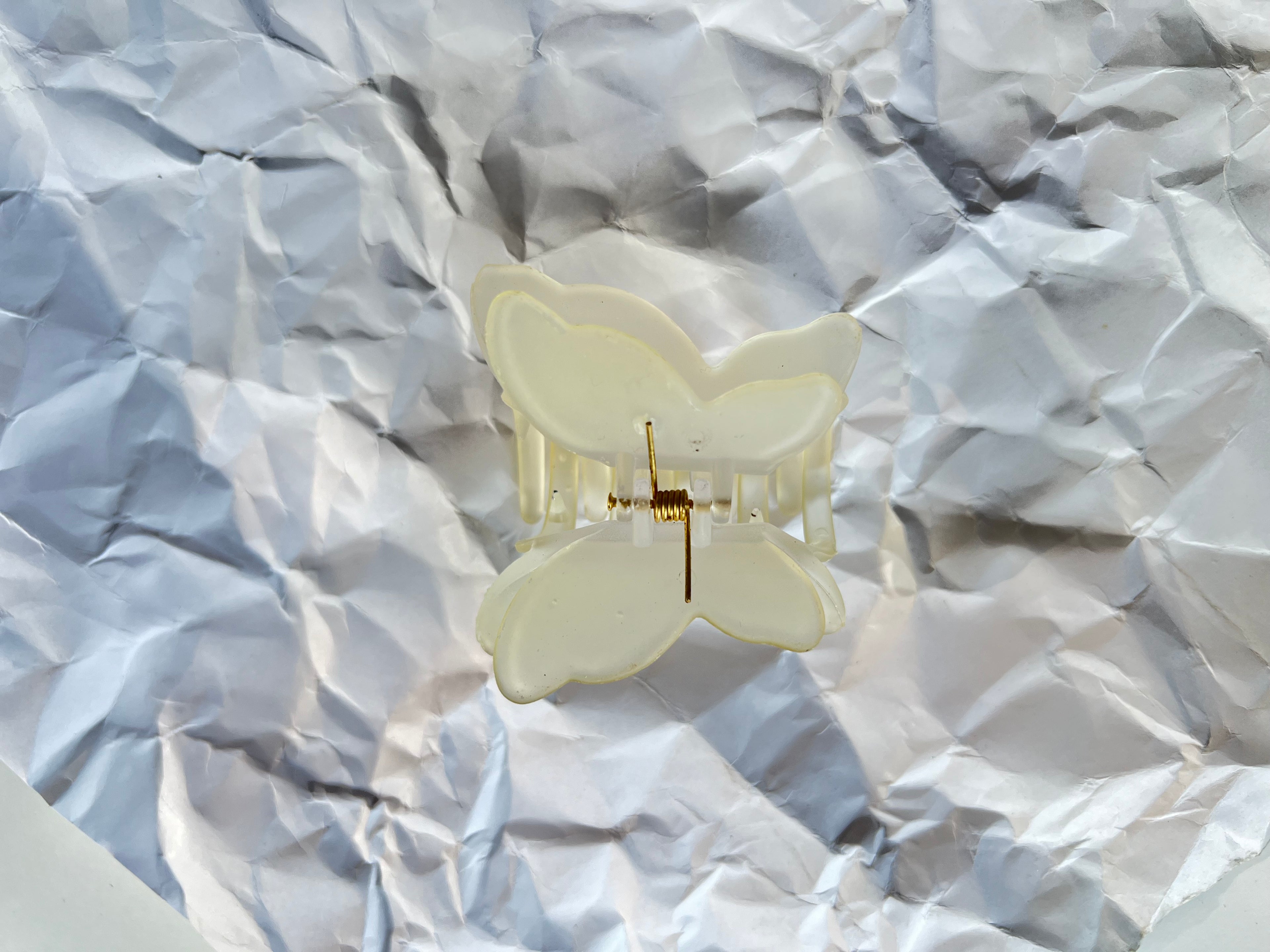 Large transparent matte butterfly hair clutches