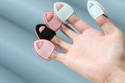 mini finger face make-up puffs Set of 4
